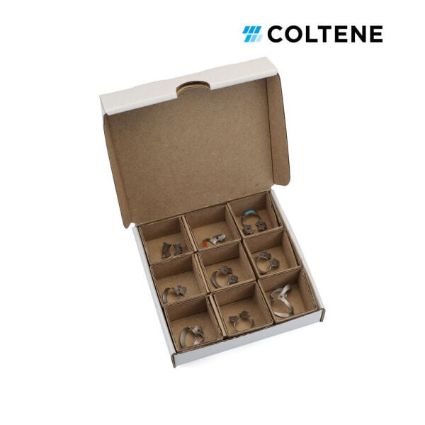 Coltene Fiesta Kanatlı Klemp Seti — renk kodlu klempler ve kutusu
